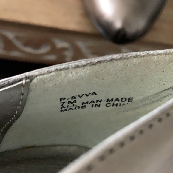 Steve Madden Platinum Metallic Heels - Picture 6 of 8